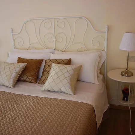 Sikelia House Guest house
